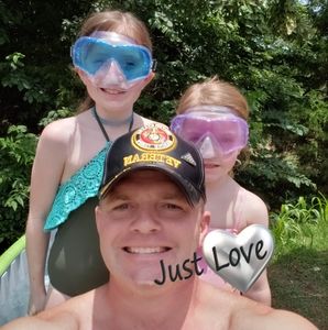 Meet your Posher, Thomas